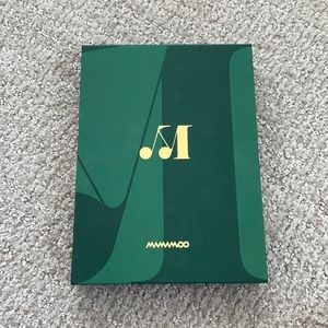 Mamamoo 10th Mini Album Travel Light Green Version
